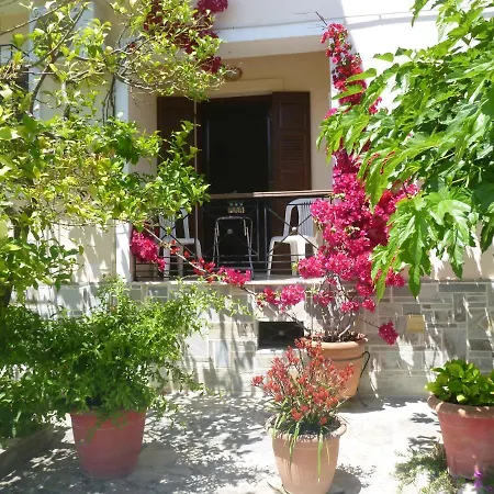 Evgenia's House * Kala Nera